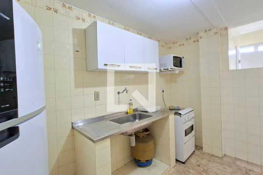 Cozinha  de apartamento para alugar com 1 quarto, 56m² em Graça, Salvador