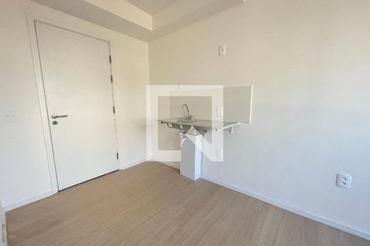 Studio de kitnet/studio à venda com 1 quarto, 17m² em Ferreira, São Paulo