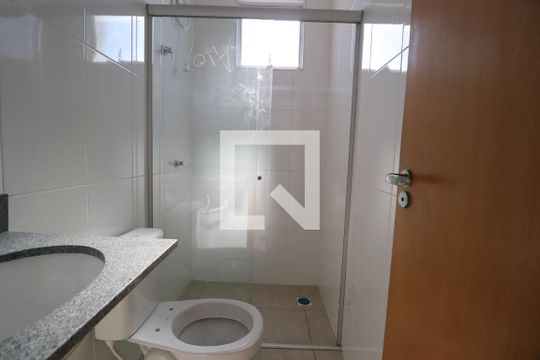 Banheiro Social de apartamento para alugar com 2 quartos, 56m² em Marta Helena, Uberlândia