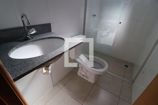 Banheiro Social de apartamento para alugar com 2 quartos, 56m² em Marta Helena, Uberlândia