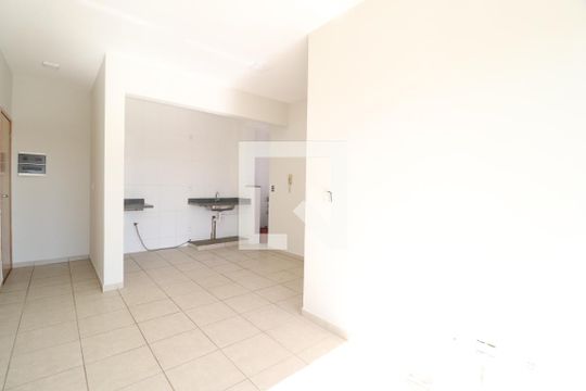 Sala de apartamento para alugar com 2 quartos, 56m² em Marta Helena, Uberlândia