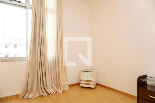 Quarto 1 de apartamento para alugar com 2 quartos, 53m² em Santo Agostinho, Belo Horizonte