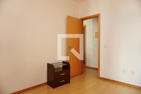 Quarto 1 de apartamento para alugar com 2 quartos, 53m² em Santo Agostinho, Belo Horizonte