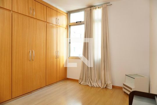 Quarto 1 de apartamento para alugar com 2 quartos, 53m² em Santo Agostinho, Belo Horizonte