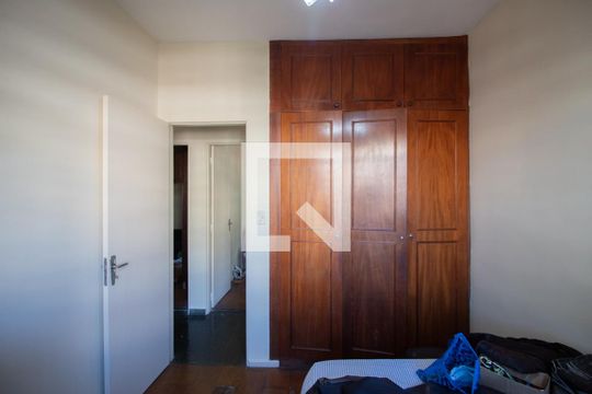 Quarto 1 de apartamento para alugar com 3 quartos, 80m² em Serrano, Belo Horizonte