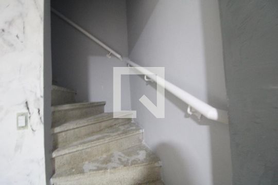 Escada de casa à venda com 3 quartos, 110m² em Jardim Cidalia , São Paulo