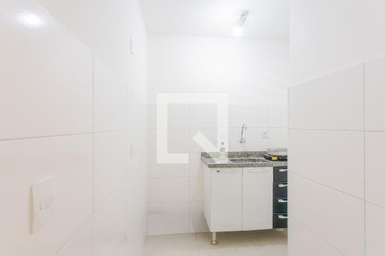 Cozinha de apartamento para alugar com 1 quarto, 27m² em Pinheiros, São Paulo