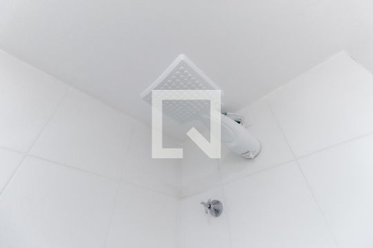 Banheiro de kitnet/studio para alugar com 1 quarto, 26m² em Jardim Helena, São Paulo