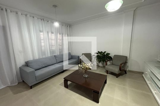 Sala de casa à venda com 3 quartos, 290m² em Praça Seca, Rio de Janeiro