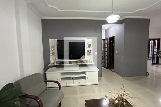 Sala de casa à venda com 3 quartos, 290m² em Praça Seca, Rio de Janeiro