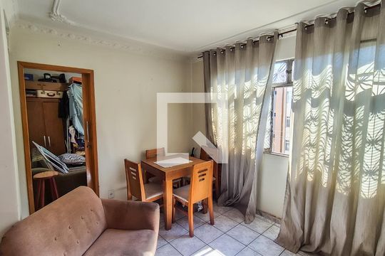 Sala de apartamento à venda com 2 quartos, 46m² em Irajá, Rio de Janeiro