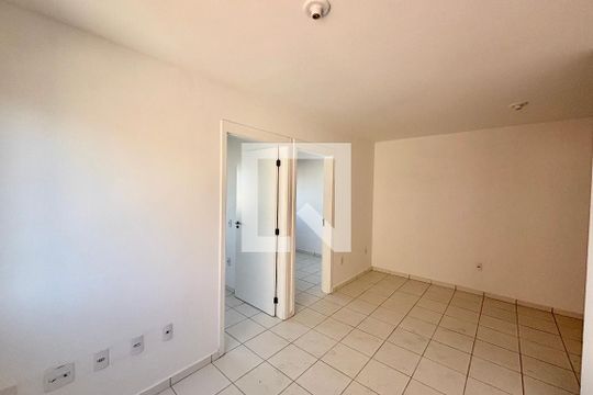 Sala de apartamento para alugar com 2 quartos, 48m² em Jardim Lourdes, Ferraz de Vasconcelos