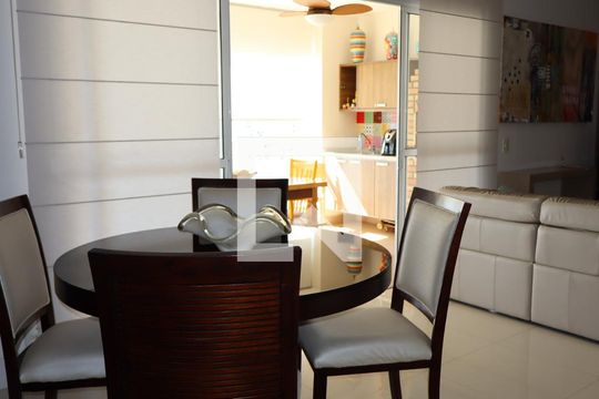 Sala de apartamento à venda com 3 quartos, 130m² em Jardim Avelino, São Paulo