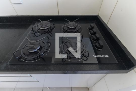 Sala - Cozinha de apartamento para alugar com 2 quartos, 32m² em Vila Carmosina, São Paulo
