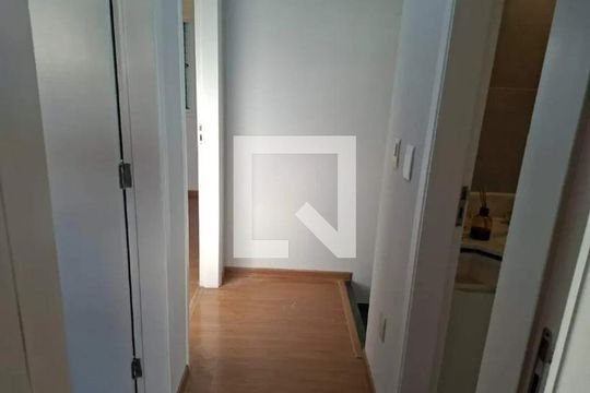 Corredor de casa de condomínio para alugar com 3 quartos, 120m² em Jardim Bom Retiro, Campinas