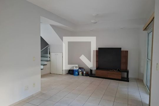 Sala de casa de condomínio para alugar com 3 quartos, 120m² em Jardim Bom Retiro, Campinas