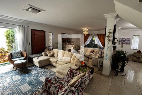 Sala de casa para alugar com 4 quartos, 580m² em Vila Homero Thon, Santo André