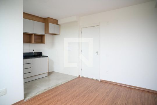 Sala de apartamento para alugar com 2 quartos, 43m² em Jardim Maria Estela, São Paulo