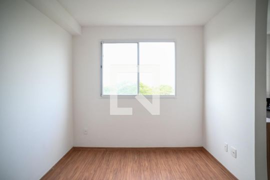 Sala de apartamento para alugar com 2 quartos, 43m² em Jardim Maria Estela, São Paulo