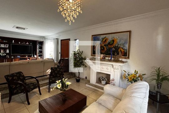 Sala de casa à venda com 4 quartos, 580m² em Vila Homero Thon, Santo André