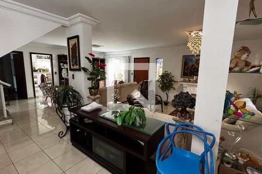 Sala de casa à venda com 4 quartos, 580m² em Vila Homero Thon, Santo André