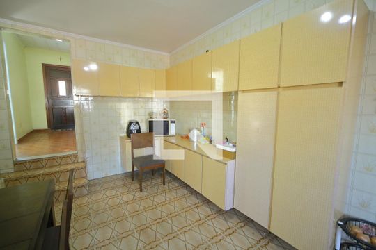 Cozinha  de casa à venda com 2 quartos, 151m² em Jardim Calux, São Bernardo do Campo