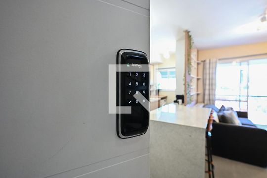 Fechadura Eletrônica de apartamento para alugar com 1 quarto, 90m² em Morumbi, São Paulo