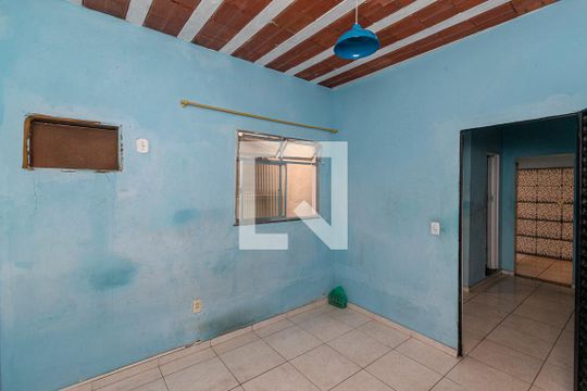Quarto de casa para alugar com 1 quarto, 50m² em Vigário Geral, Rio de Janeiro