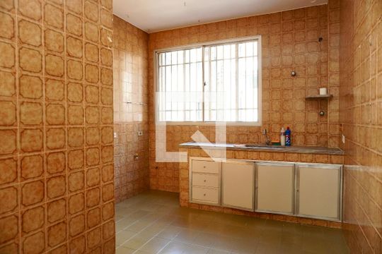Cozinha de apartamento à venda com 3 quartos, 110m² em Santa Lúcia, Belo Horizonte