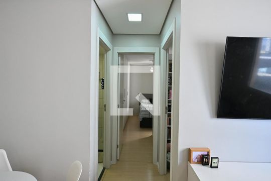 Corredor de apartamento à venda com 2 quartos, 42m² em Vila Plana, São Paulo