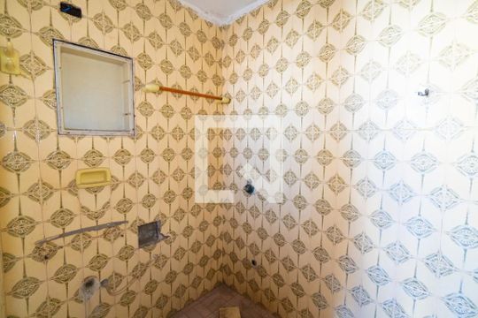 Banheiro de casa à venda com 2 quartos, 65m² em Jardim Oriental, São Paulo