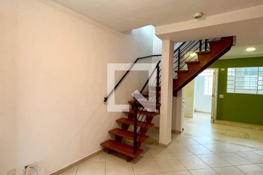 Sala de casa de condomínio para alugar com 2 quartos, 88m² em Pompeia, São Paulo
