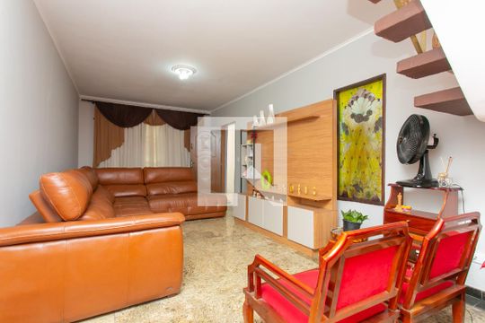 Sala  de casa para alugar com 3 quartos, 248m² em Vila Rosaria, São Paulo