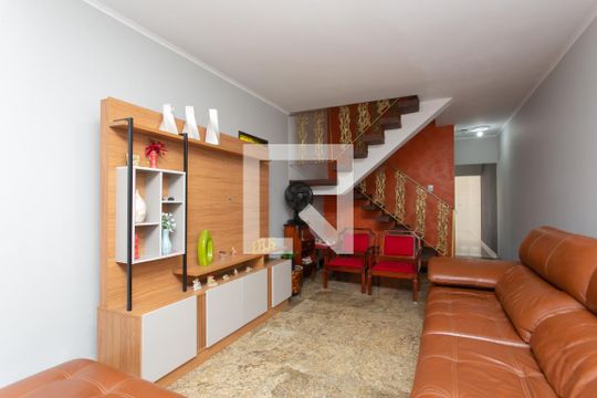 Sala  de casa para alugar com 3 quartos, 248m² em Vila Rosaria, São Paulo