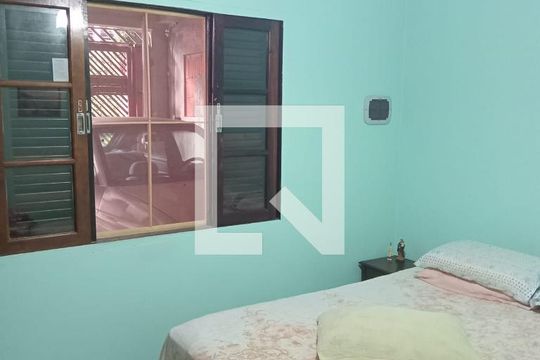 Quarto de casa à venda com 6 quartos, 125m² em Campo Limpo, São Paulo
