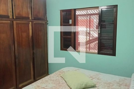 Quarto de casa à venda com 6 quartos, 125m² em Campo Limpo, São Paulo