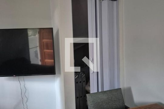 Sala de casa à venda com 6 quartos, 125m² em Campo Limpo, São Paulo