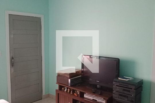 Sala de casa à venda com 6 quartos, 125m² em Campo Limpo, São Paulo