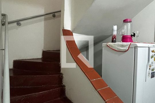 Escada de casa à venda com 2 quartos, 108m² em Jardim Jamaica, Santo André