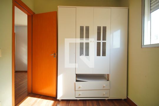 Quarto 2 de apartamento para alugar com 2 quartos, 45m² em Jardim Dona Leopoldina, Porto Alegre