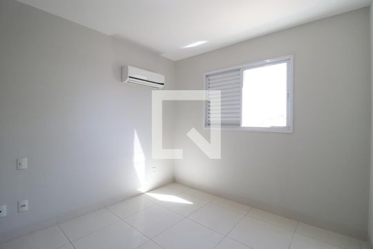 Quarto 2 - Suíte de apartamento para alugar com 2 quartos, 62m² em Santa Mônica, Uberlândia