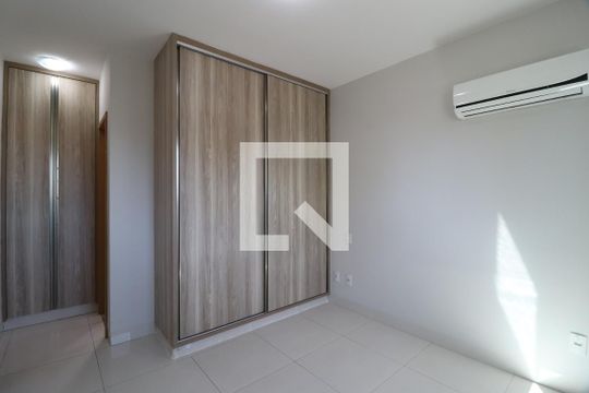 Quarto 2 - Suíte de apartamento para alugar com 2 quartos, 62m² em Santa Mônica, Uberlândia