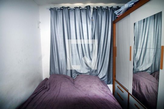 Quarto 2 de apartamento para alugar com 2 quartos, 1m² em Parque Colúmbia, Rio de Janeiro