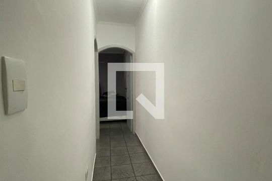 Corredor de casa à venda com 3 quartos, 194m² em Parque Gerassi, Santo André