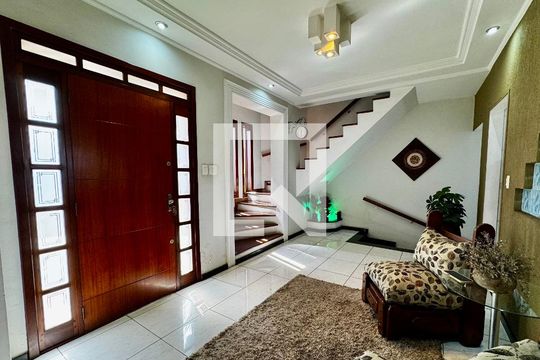 Casa à venda com 3 quartos, 268m² em Carlos Prates, Belo Horizonte