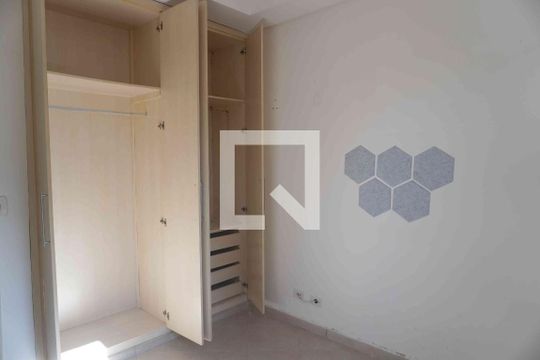 Quarto 1 de casa de condomínio à venda com 2 quartos, 360m² em Morada dos Pássaros, Barueri