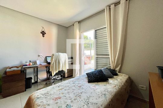 Quarto 2 de casa à venda com 3 quartos, 137m² em Vila do Encontro, São Paulo