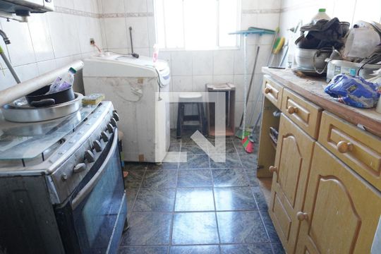 Cozinha de apartamento para alugar com 2 quartos, 44m² em Vila Robertina, São Paulo