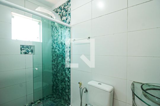 Banheiro da Suíte de casa para alugar com 3 quartos, 200m² em Vila Cavaton, São Paulo