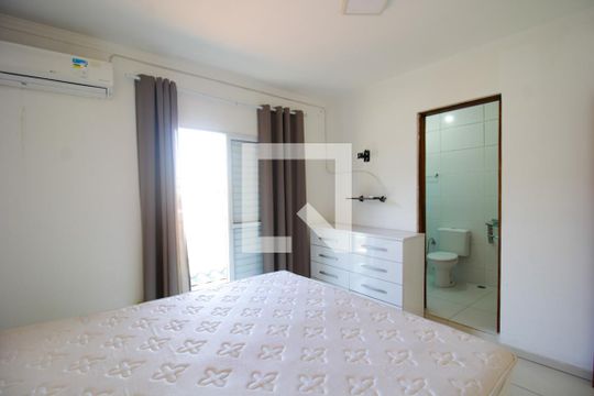 Quarto Suíte de casa para alugar com 3 quartos, 200m² em Vila Cavaton, São Paulo